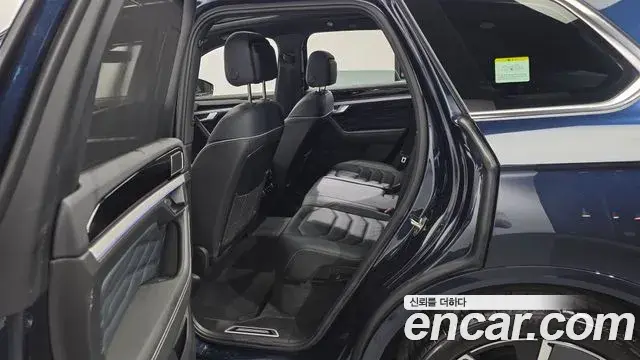 Volkswagen Touareg 2024 — Photo 2/40