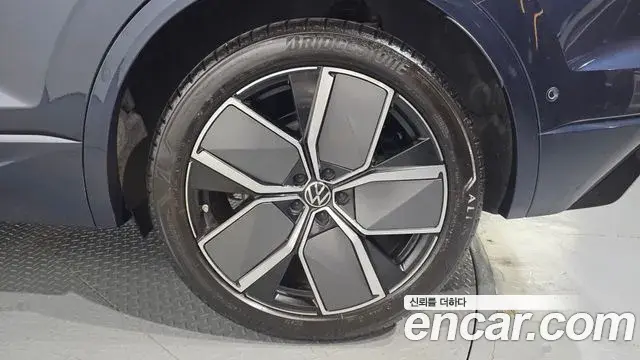 Volkswagen Touareg 2024 — Photo 32/40