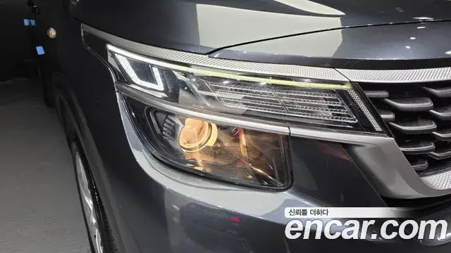 Kia Seltos 2022 — Şəkil 22/32
