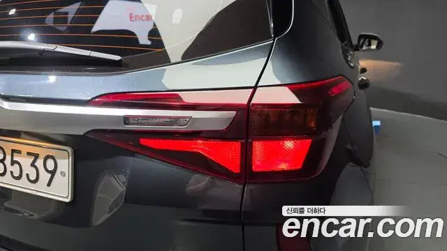Kia Seltos 2022 — Şəkil 9/32