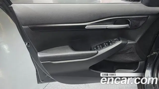 Kia Seltos 2022 — Şəkil 30/32