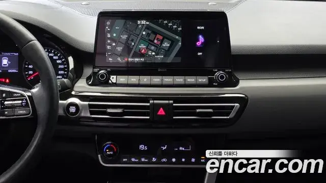 Kia Seltos 2022 — Şəkil 17/32