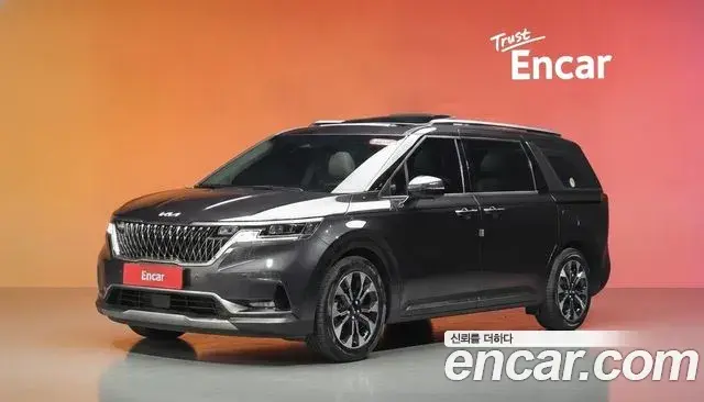 Kia Carnival 2023 — Фото 1/20