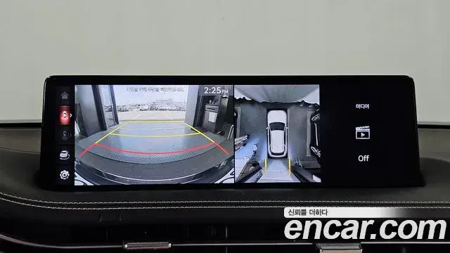 Genesis GV70 2023 — ფოტო 28/34