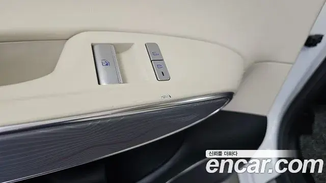 Genesis GV70 2023 — ფოტო 22/34