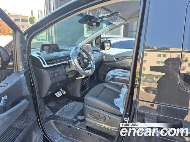 Hyundai Staria 2025 — Şəkil 9/20