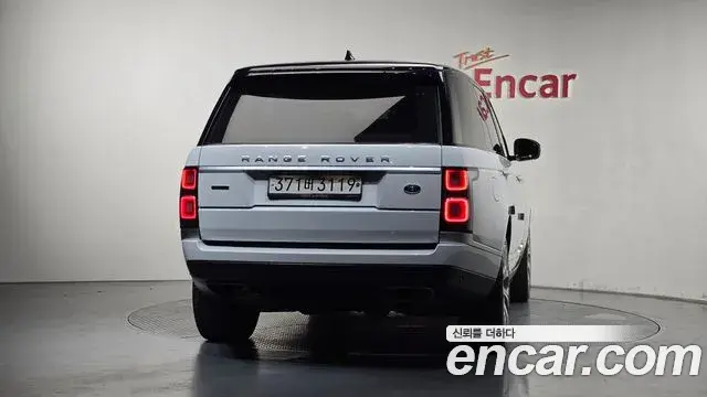 Land Rover Range Rover 2019 — Photo 1/20