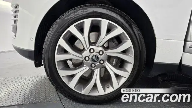 Land Rover Range Rover 2019 — Photo 3/20