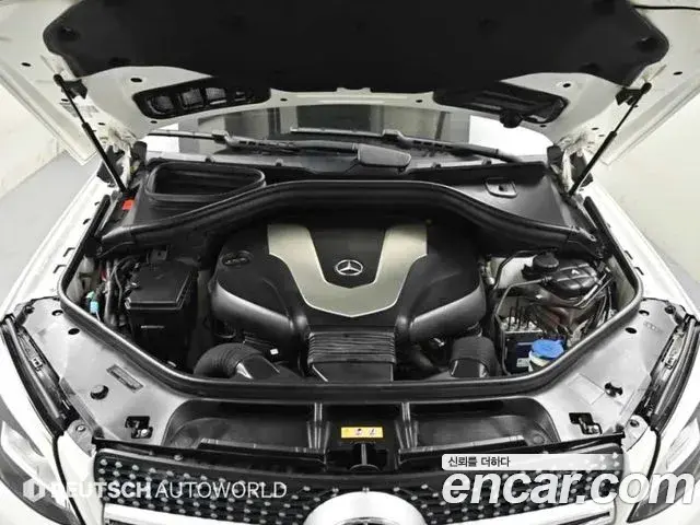 Mercedes-Benz GLE-Class 2018 — Şəkil 17/20