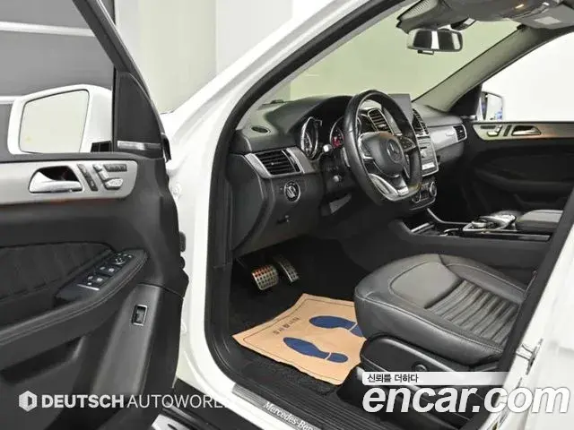 Mercedes-Benz GLE-Class 2018 — Şəkil 16/20