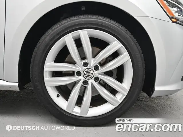 Volkswagen Passat 2018 — Şəkil 19/20