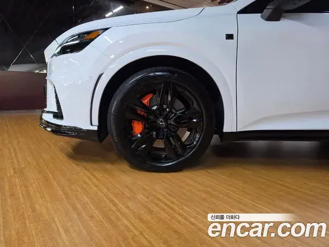 Lexus RX500h 2025 — Photo 2/18