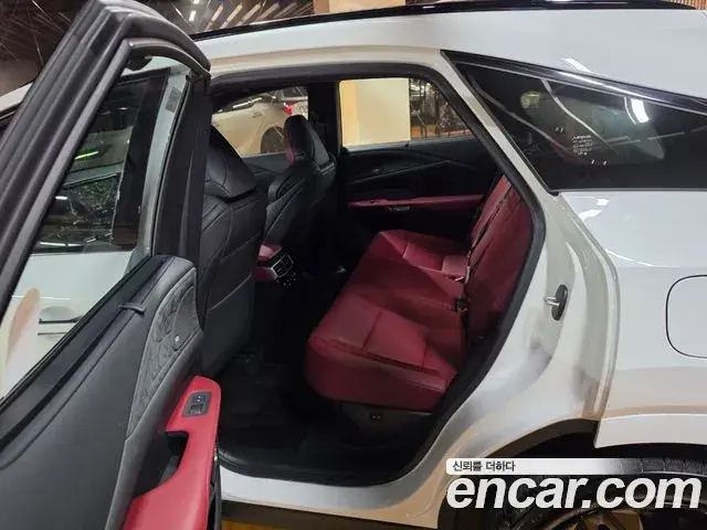 Lexus RX500h 2025 — Photo 7/18