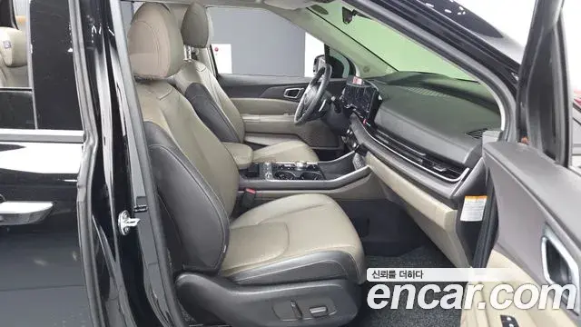 Kia Carnival 2024 — Photo 12/20