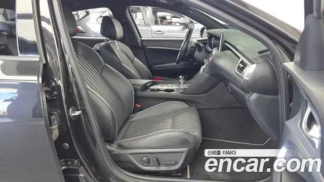 Genesis G70 2018 — Photo 14/20