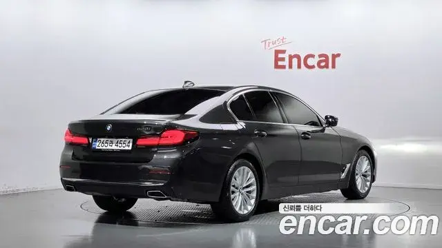 BMW 5 Series 2021 — Photo 2/20