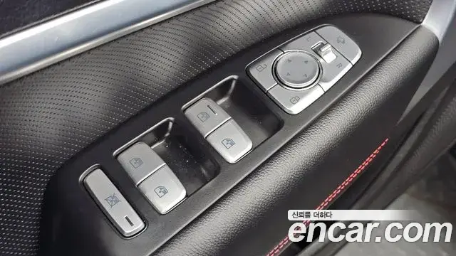 Genesis G70 2021 — Photo 7/36