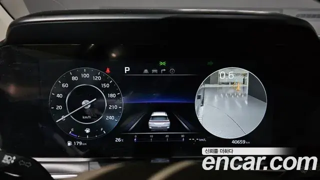 Kia Carnival 2022 — Photo 8/20