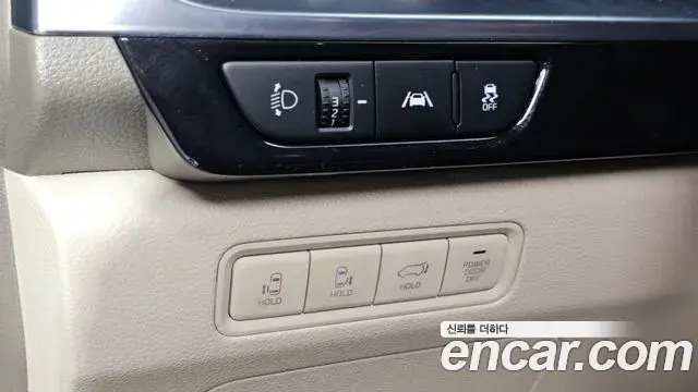 Kia Carnival 2022 — Photo 18/20