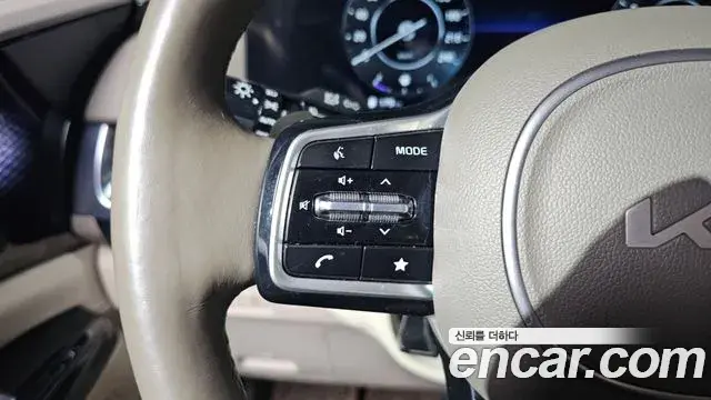 Kia Carnival 2022 — Photo 19/20