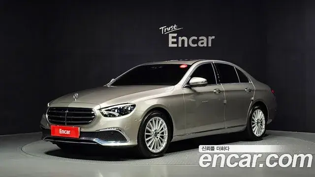 Mercedes-Benz E-Class 2021 — Фото 1/20