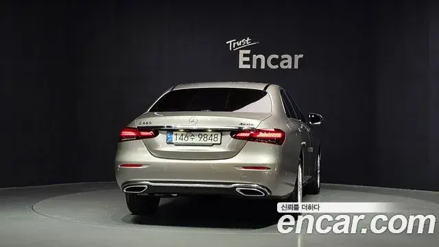Mercedes-Benz E-Class 2021 — Фото 4/20