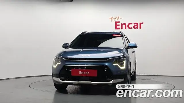 Kia Niro 2022 — ფოტო 3/31