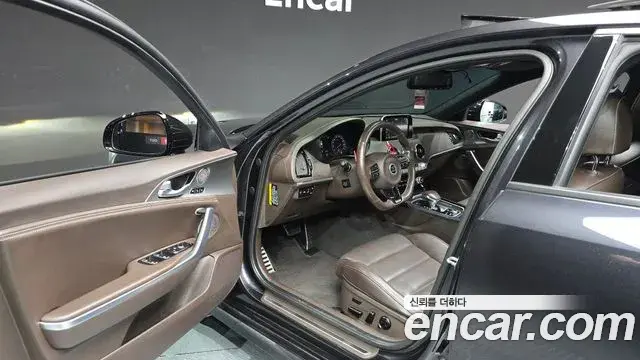 Kia Stinger 2018 — Photo 10/20