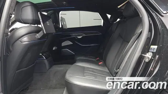 Audi A8 2021 — Şəkil 12/20