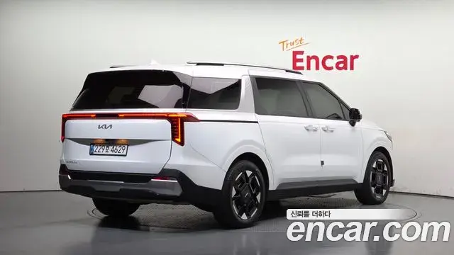 Kia Carnival 2024 — Şəkil 2/20