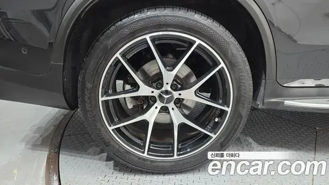 Mercedes-Benz GLC-Class 2022 — Photo 5/20