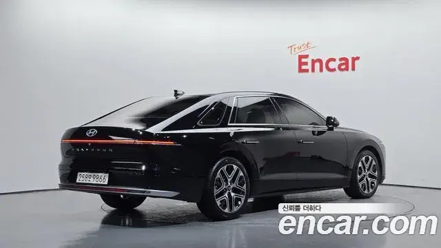 Hyundai Grandeur 2023 — Photo 1/20