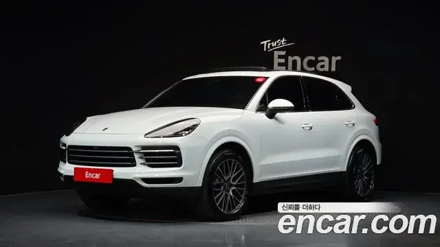 Porsche Cayenne 2020 — Photo 1/20