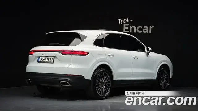 Porsche Cayenne 2020 — Photo 2/20