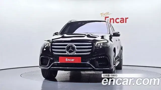 Mercedes-Benz GLS-Class 2023 — Фото 2/20