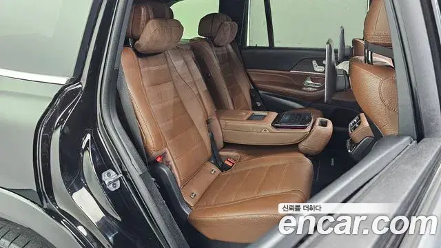 Mercedes-Benz GLS-Class 2023 — Фото 10/20