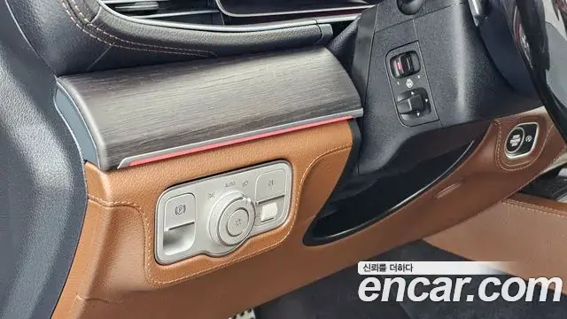 Mercedes-Benz GLS-Class 2023 — Фото 15/20