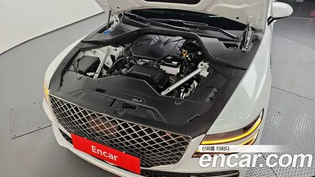 Genesis Electrified G80 2022 — Photo 6/20