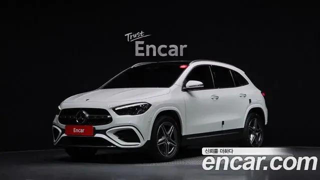Mercedes-Benz GLA-Class 2024 — Фото 1/20