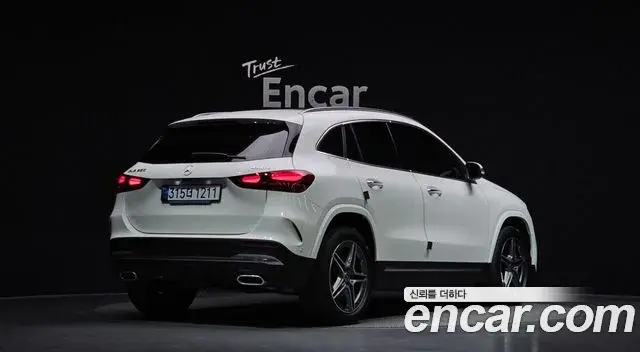 Mercedes-Benz GLA-Class 2024 — Фото 2/20