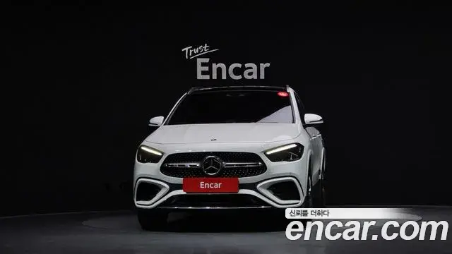 Mercedes-Benz GLA-Class 2024 — Фото 3/20