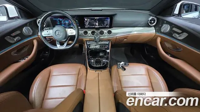 Mercedes-Benz E-Class 2020 — Фото 7/20