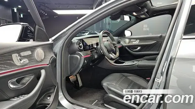 Mercedes-Benz E-Class 2022 — Фото 10/20