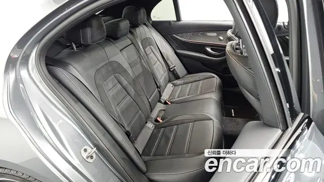 Mercedes-Benz E-Class 2022 — Фото 11/20