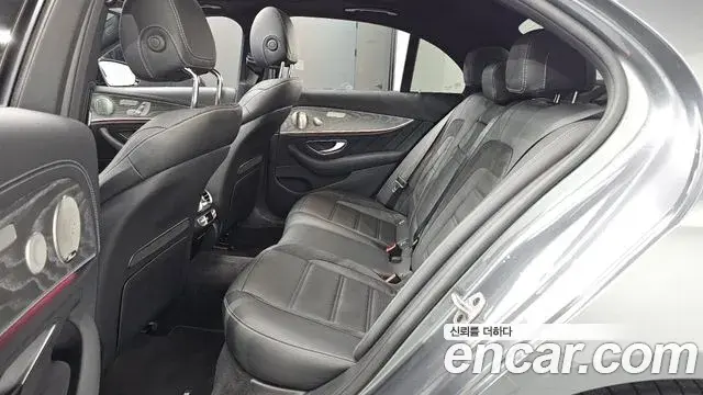 Mercedes-Benz E-Class 2022 — Фото 12/20