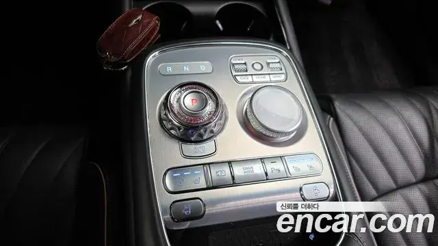 Genesis G90 2022 — Photo 9/20