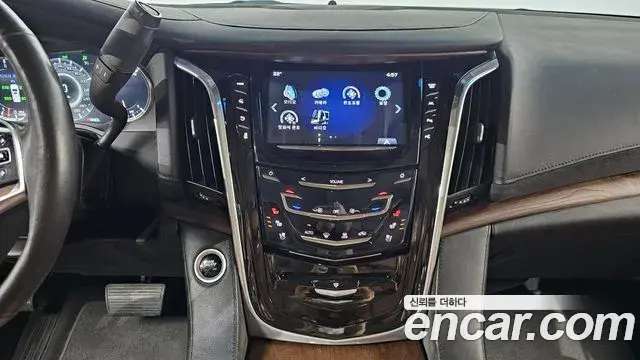 Cadillac Escalade 2019 — Photo 15/20