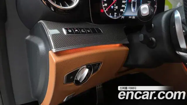 Mercedes-Benz E-Class 2020 — Photo 19/20