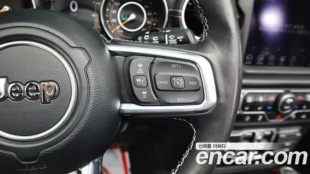 Jeep Wrangler 2023 — Photo 17/20