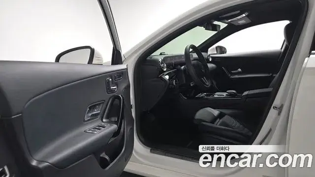 Mercedes-Benz A-Class 2020 — Фото 9/20